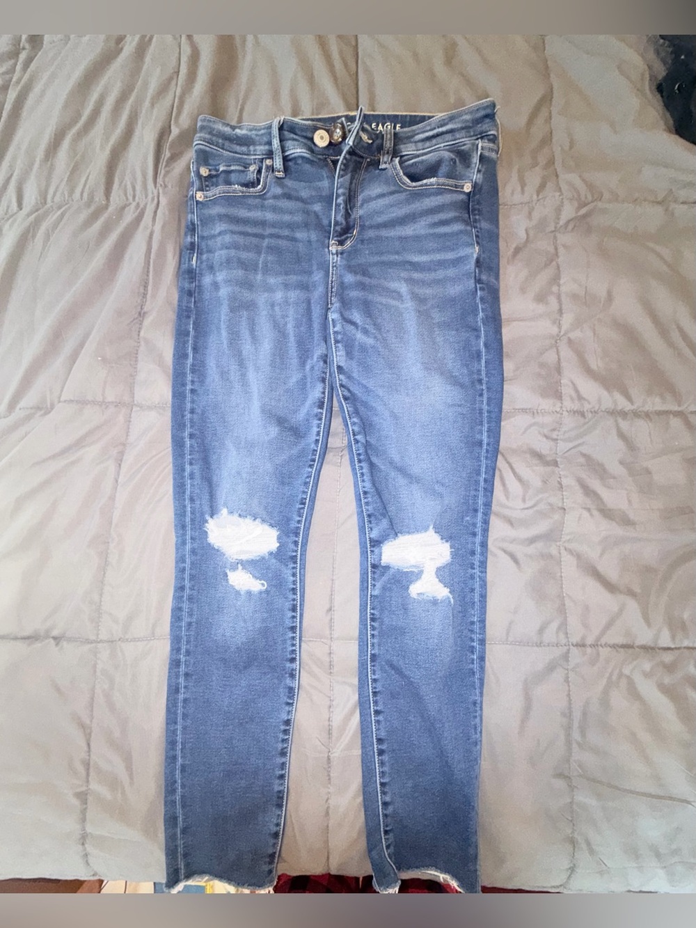 American Eagle Hi-Rise Jeggings Distressed Raw Hem Medium Wash Women’s 8 Regular